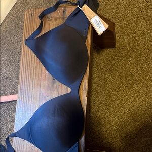 SKIMS wireless form super push up bra in Onyx